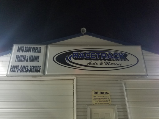 Day or night, Racetrack Auto & Marine knows that automotive concerns can appear at any time. We're here for you!