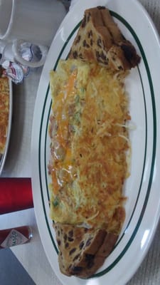 Denver omlette, hash browns and raisin toast.  Yummy.