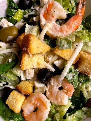 Insalata Mediterranea with lump crab, shrimp & olives (sans ahi tuna steak)