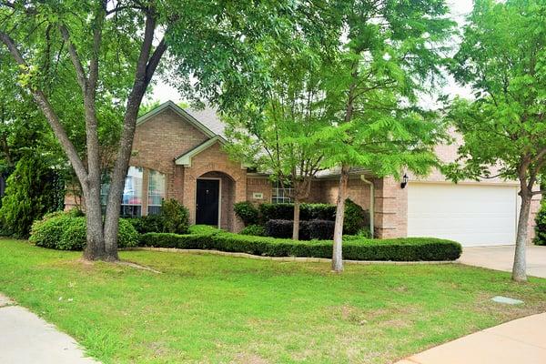 GORGEOUS SINGLE STORY 4-2-2 or (3-2-2 STUDY), MULTIPLE SITTING AREAS AROUND THE POOL, SITS AT END OF CUL-DE-SAC...