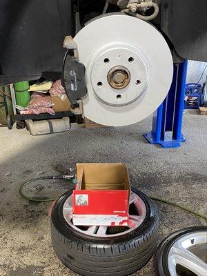 Front Brake Service w/Brembo Brake... VW Tiguan