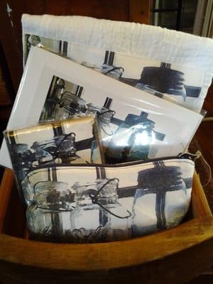 Images by Karen Rohn are available on cards, switchplates, bags, pillows & dishtowels.