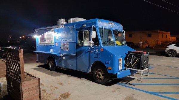 Tcos el Tio Food truck.