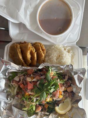 Tostones de Pana con Ensalada de Pulpo y Camarones.