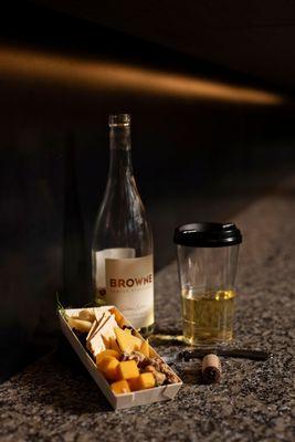 Cheese plate and wine to-go from Davids & Co.