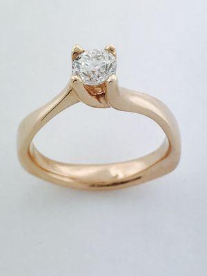 Diamond engagement ring in rose gold