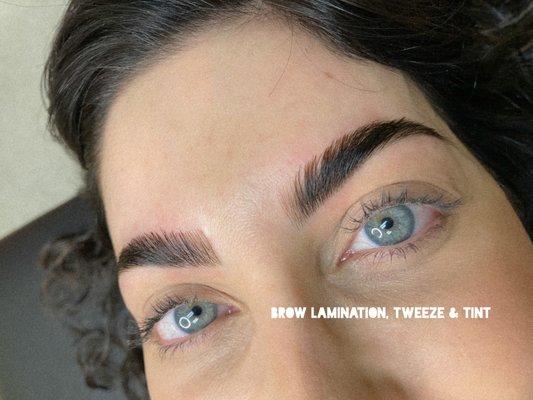 Brow Lamination, Tweeze clean up & Tint