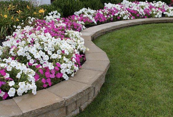 Elevated landscape beds