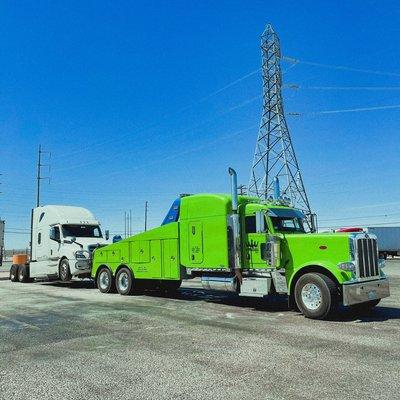 heavy duty truck towing