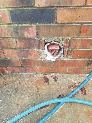 Dry vent hole