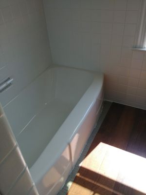 After pic - color change Bathtub from red to white