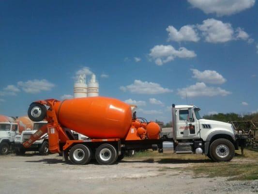 Y'know, the BIG Orange and White trucks...