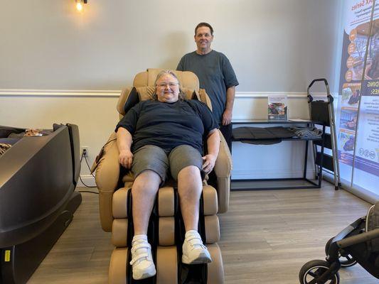 Gerald & Sherry from Mesa visited Massage Chair Relief of Arizona and decided on the Luraco i9 Max Special Edition massage chair!