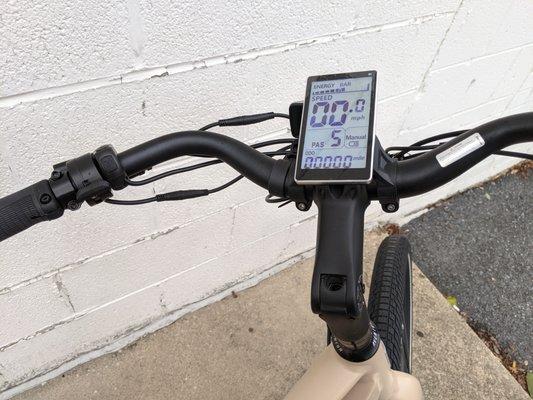 All Aventon e-bikes feature a bright display with 5 levels of pedal assist