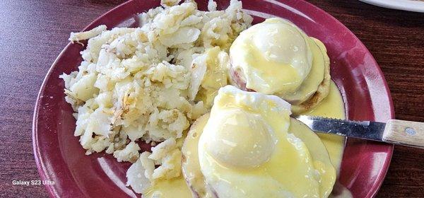 Eggs benedict