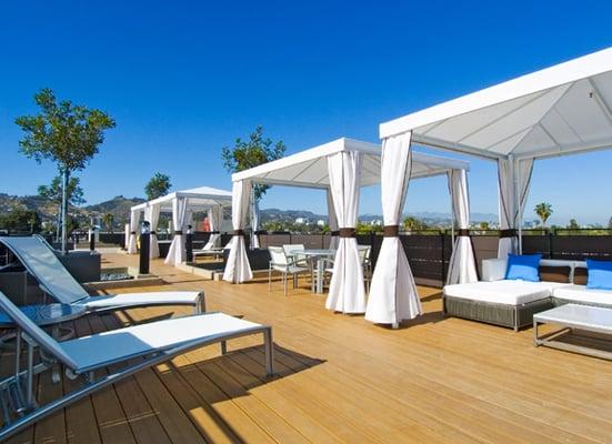 Skydeck with private cabanas overlooking Los Angeles.