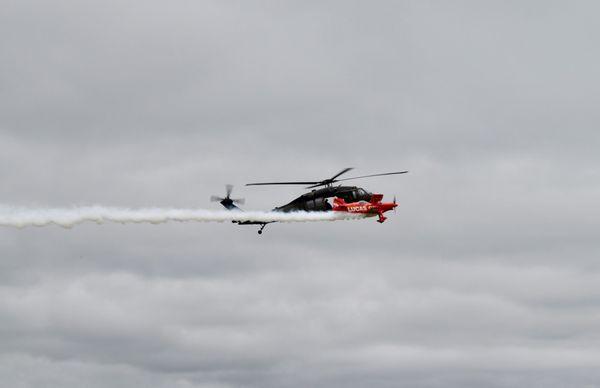 Lucas Oil plane with Black Hawk helicopter (2017)