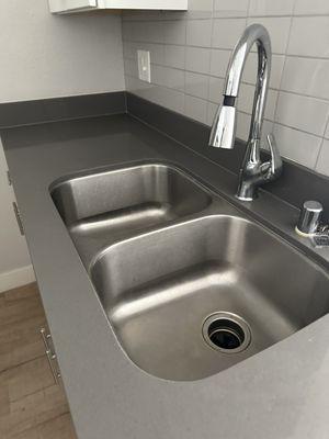 Kitchen faucet installation