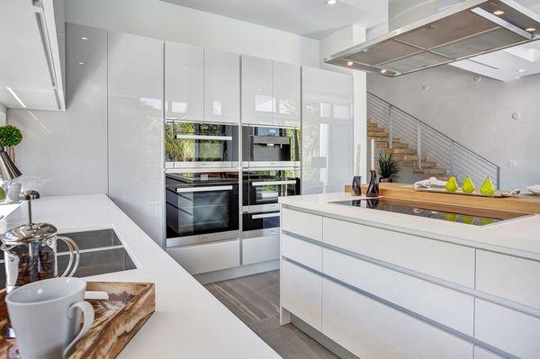 White look is always on trend because it's able to blend into any style. #kitchens