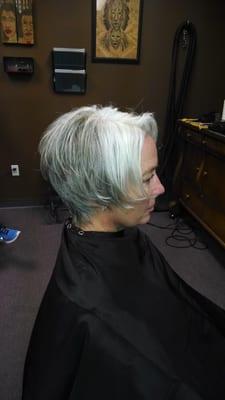 Making grey styles "modern", is amazing to see how the client loves their new look. It is very inspiring.