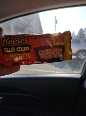 #reesesbigcuppretzels #udrive #freebie #udf @yelpcincy #candy #yummy