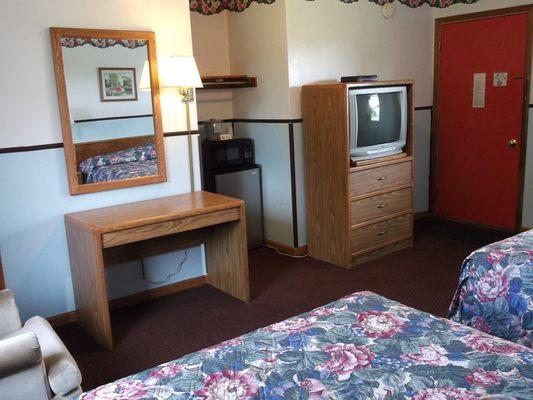 Guest Room with Two Beds