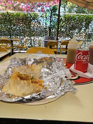 Super burrito with pastor is good. Vibe it reminds me a lot of somehere in central America that I have visited, nostalgic.