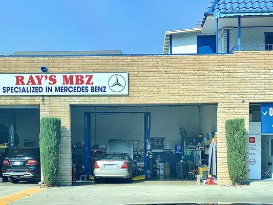 The best independent Mercedes Benz shop in the universe.  No joke.  Ray is a gift.