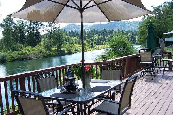 Relax on the Lewis River!