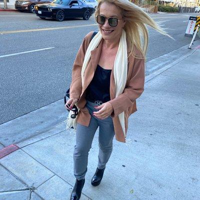 Top Celebrity Eyelash Artist, Christine Reed, walking in Beverly Hills, California, United States