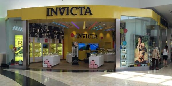 Invicta Store at Miami International Mall, near the Old Navy entrance