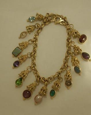 Bracelet made of gold with 12 birthstones