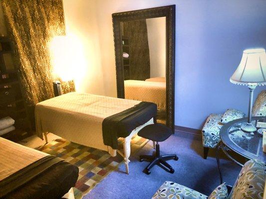 Cozy rooms for couples massage