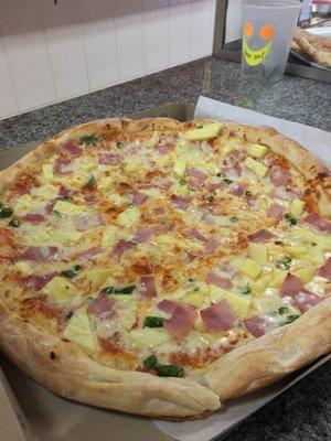 Hawaiian pizza, Fresh pineapple and ham