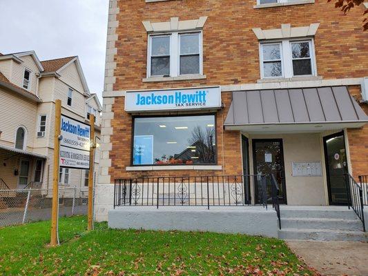 JACKSON HEWITT- 468 Franklin Ave. Hartford, CT 06114