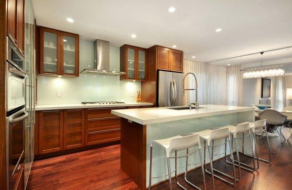 Glass Kitchen Backsplash