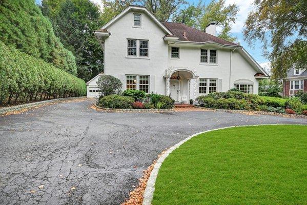 Beautiful home, and a wonderful neighborhood in Englewood New Jersey