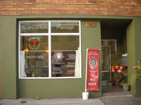 Storefront on 34th Street in downtown Fremont.  Seattle Acupuncture Hub is located in the Dragonfly Holistic Healing Building.