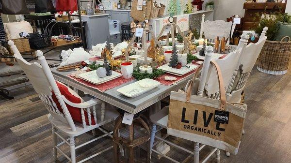 Gorgeous table set for a Christmas dinner.