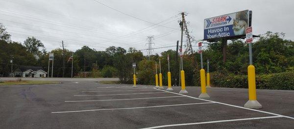 Plenty of parking for to-go orders and curbside pick-up