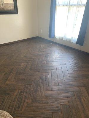 Herringbone pattern tile