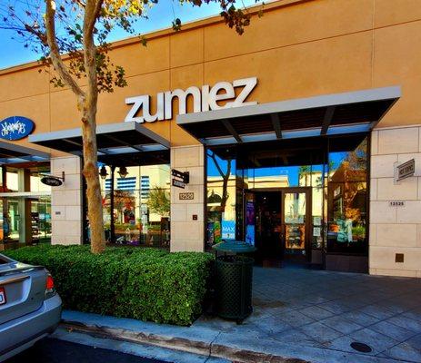 Zumiez