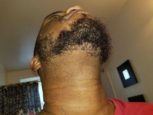 This is a Damn NO.Got my fiance looking like who done it & why.Lavar just rushed on his haircut & this is just not a professional cut..