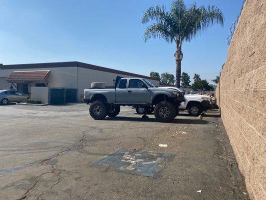 2000 Toyota Tacoma solid axle swap getting custom front and rear drivelines