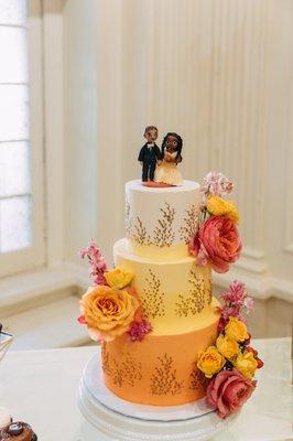 Cake flowers provided by Flowerstory.
 
 Cake by: MiGoodies Bake Sale
 
 Photo by: Trevor and Elisebeth (@tr