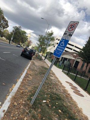 Faulty parking sign at 90 Washington Street Hartford CT