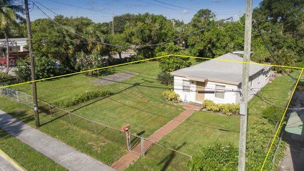 Opportunity Zoned land in downtown Delray zoned for 4 townhomes or commercial development. for sale $699,000