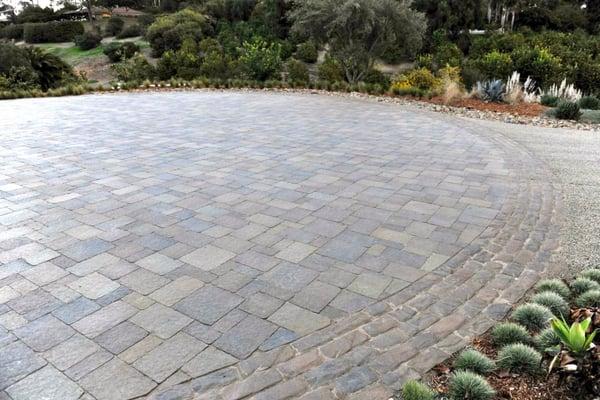 Belgard Mega Bergerac and Old World driveway. RSF.