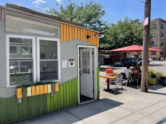 Outdoor Seating & Parklet