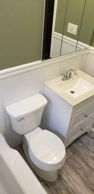 Baths R Us - Detroit bathroom remodeling